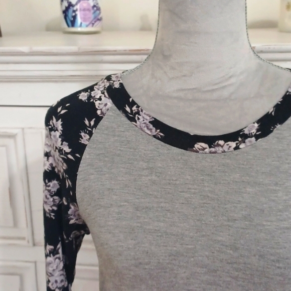 LE3NO size small top - Picture 2 of 5